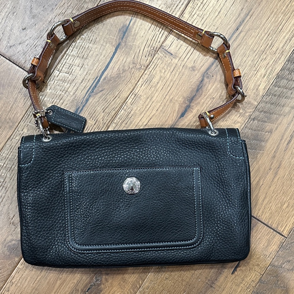 Coach Vintage Black and Tan Chelsea Shoulder Bag - Picture 8 of 11